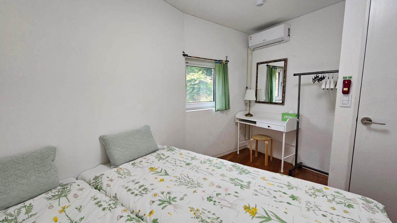 Guesthouse The Kims Seoul Exterior photo